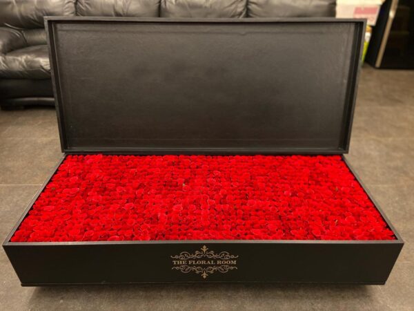 The Fairytale Bed Of 1000 Roses